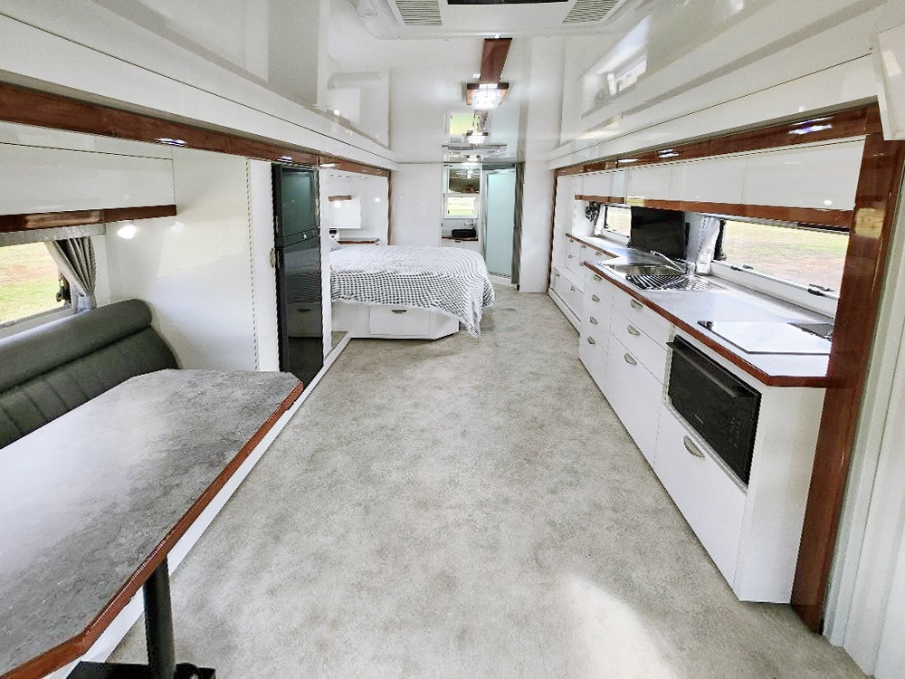 2802SL Double slideout luxury motorhome